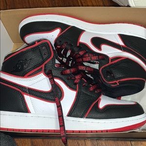 Air Jordan 1 Bloodlines